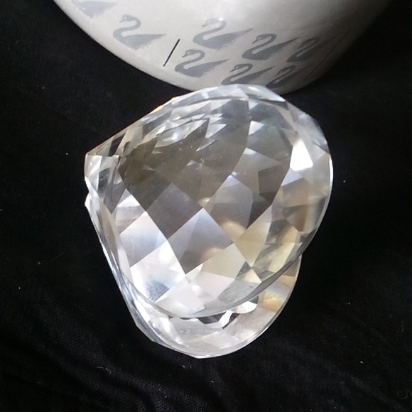 Swarovski pearl in a clam shell vintage retired mint in container - Picture 6 of 8